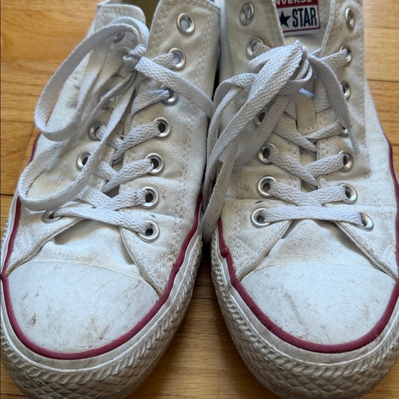 White low top converse - Picture 4 of 7